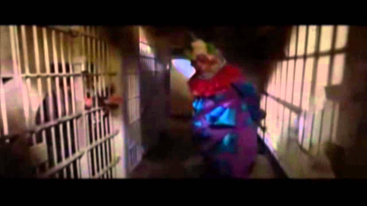 Killer Klowns from Outer space: Mooney Vs Klown / 