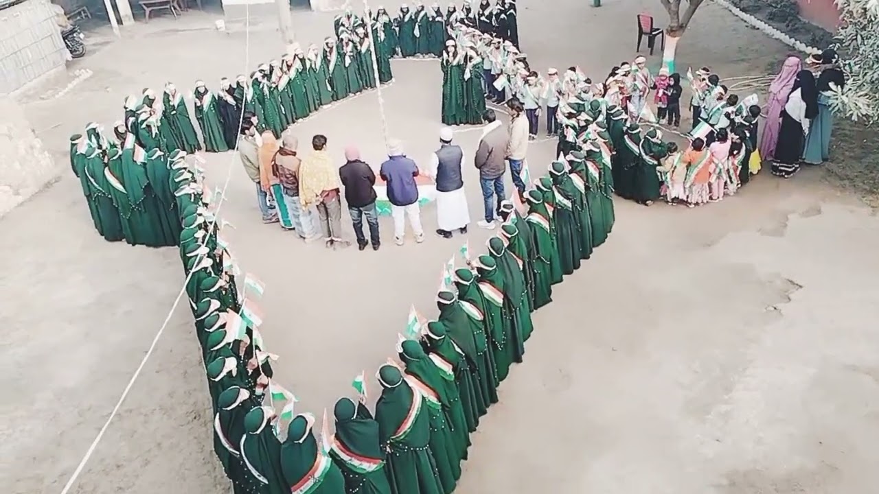 महदुल कुरान लि तरबिया तिल  बनात जोका आलमगंज में बहुत ही धूम धाम से गणतंत्र दिवस मनाया गया