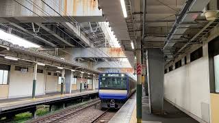 E235系1000番台　横須賀線　久里浜行　西大井発車シーン