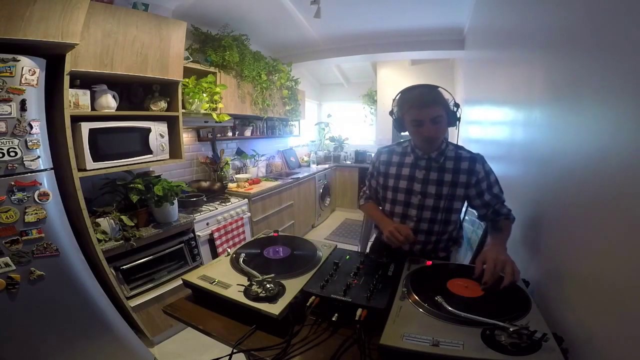 House vinyl mix while cooking by Guido Sartoris (from ...