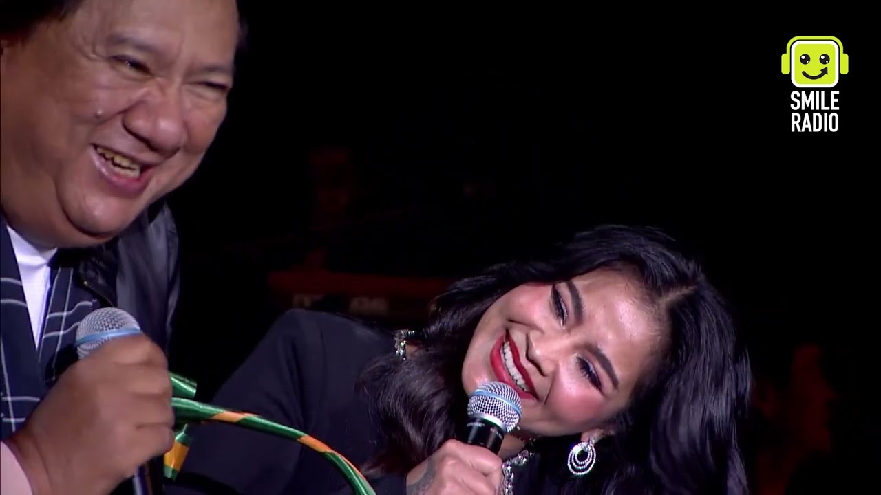 ตั๊ก ศิริพร ปะทะฝีปากกับพี่แจ้ บนเวที 