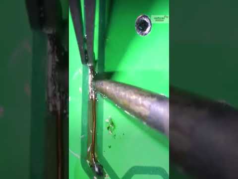 تعويض مسار مقطوع علي البورده Soldring إلكترونيات لحام الكترونيات حديثة سماعه بلوتوث Shorts IC