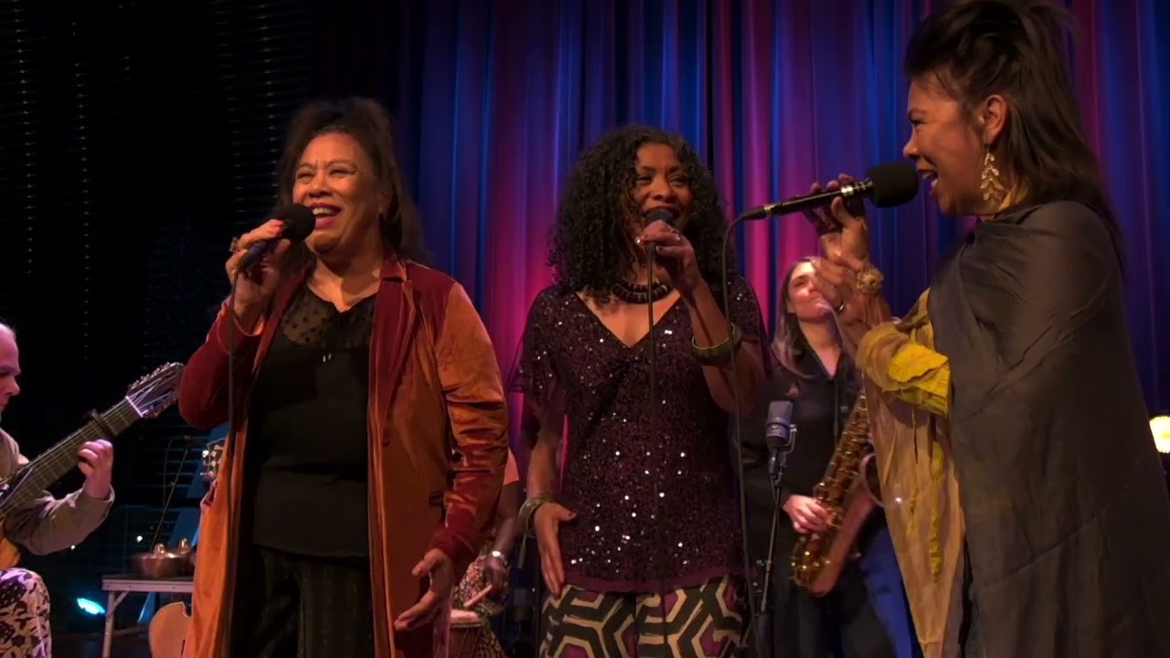 BOI AKIH  La Apa Apa Bimhuis December 2023