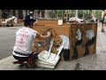 Lo que no tengo deTRASH lo tengo delante – urban art clip, street artist Barcelone, Francisco de Pájaro