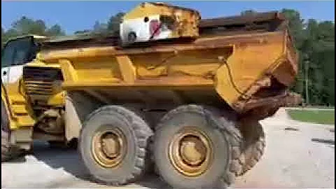 CAT 730 ARTICULATING OFF ROAD TRUCK