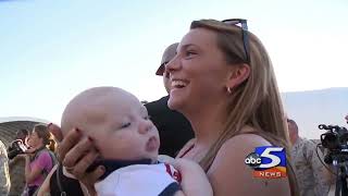 Soldiers Coming Home #84 Military Dad Surprises Daughter at school