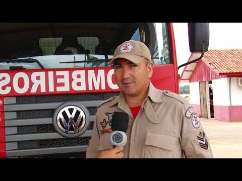 Thumbnail do vídeo: Bombeiros capturam cobra em motocicleta