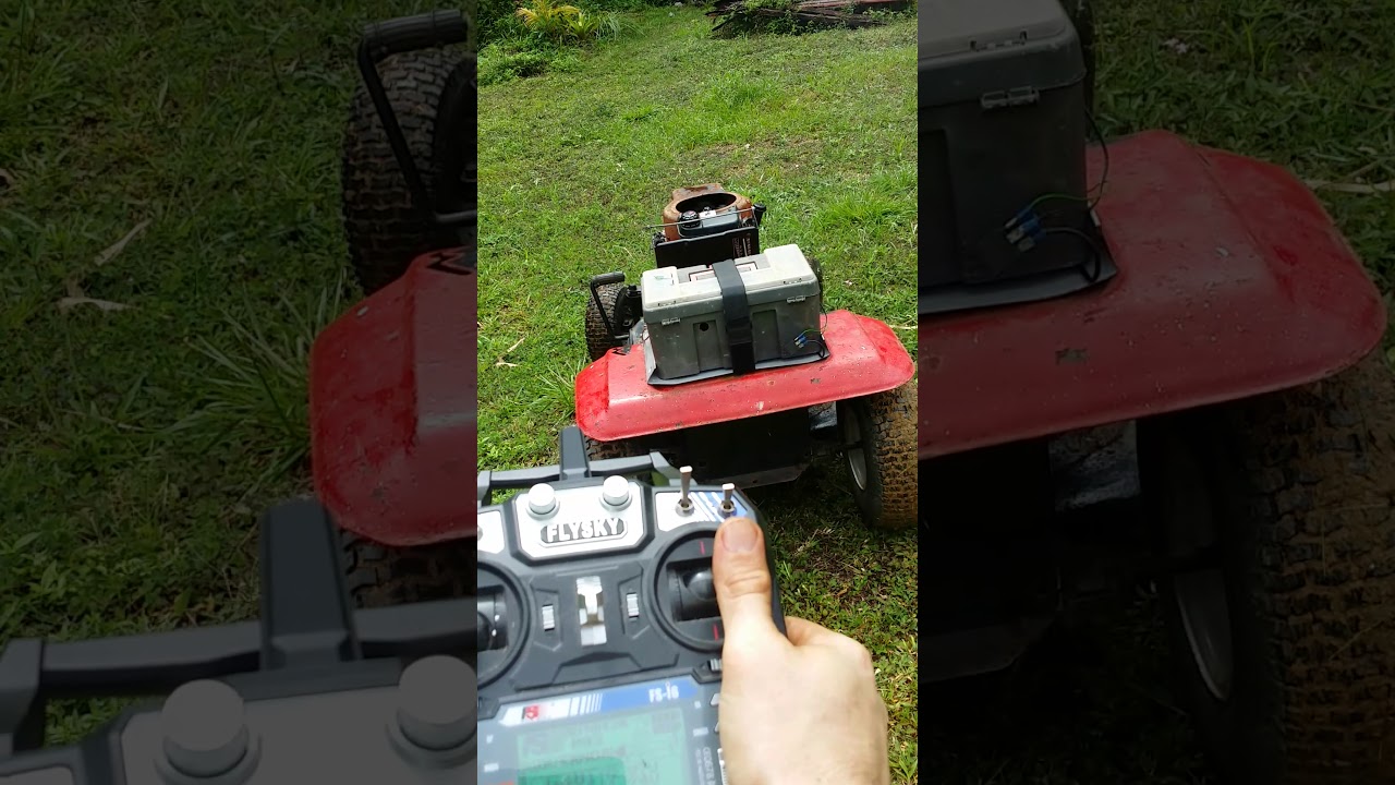 RC lawn mower tractor  (old B10 MTD). 1/2