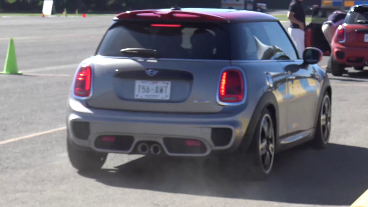 ¡El nuevo MINI John Cooper Works Silver Edition y MINI  Yours Customised!