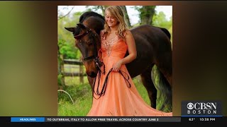 Photographer Captures Memories For Seniors Who Missed Prom