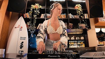 Chill House set in a Surf Coffee Cafe [4K] #cafemusic  #coffeemusic #dj