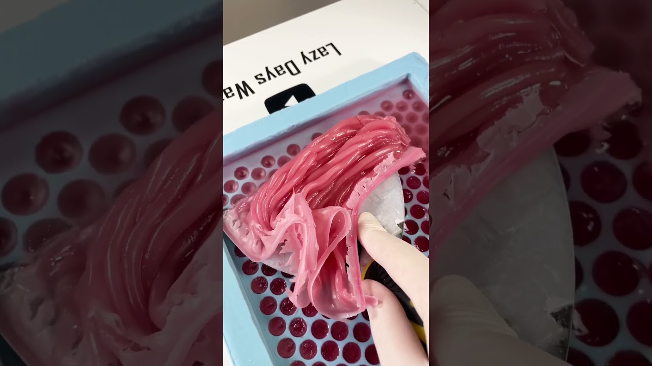 RED LIPSTICK 💋💄 OR JUST WAX ? 