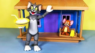 اشترينا لعبة توم وجيري المتحركة الرائعة الجديدة 😍😍 - توم وجيري عربي - Tom and Jerry