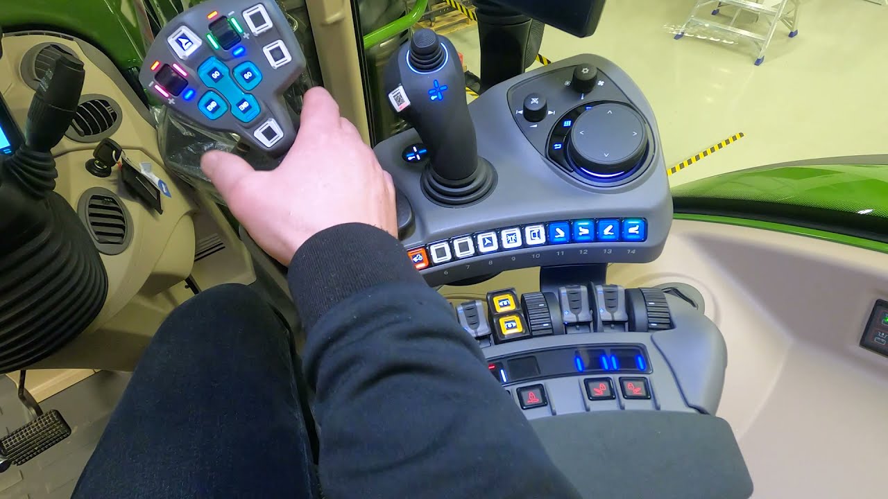 FENDT ONE KÄYTTÖLIITTYMÄ - Ajokahvan sekä kyynärnojan painikkeiden ja kytkinten läpikäynti