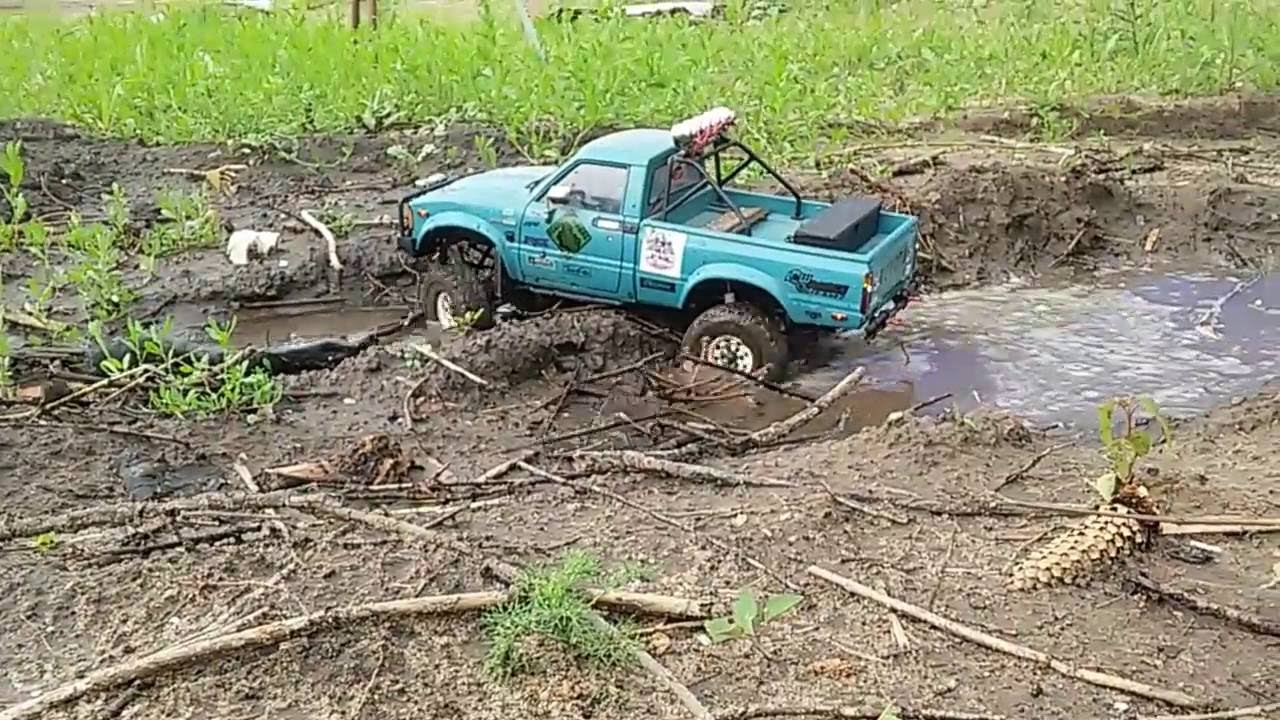 Toyota Hilux 1/10  G-made gs01 Dick Cepek Fun Country 1.55