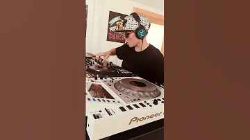 Who Else Can Mash It Up Like This Dj ELFIGO Only 
