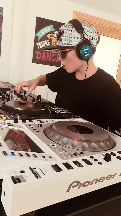 Who Else Can Mash It Up Like This? #dj ELFIGO only ?