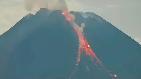 MERAPI MEMBARA MALAM INI ‼️ Guguran Lava Pijar Terlihat Jelas 4 Desember 2025