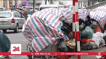 Rác ngập nội thành Hà Nội | VTV24