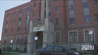 Migrants in Chicago look to shelters for help