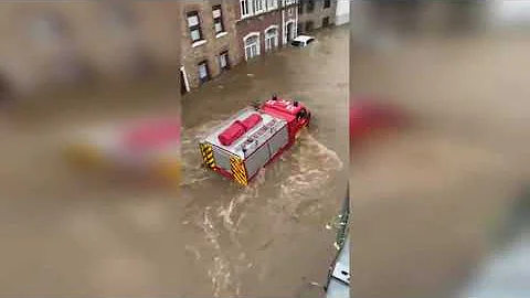 Deutschland versinkt unter Wasser / Notevakuierung in "Stolberg"