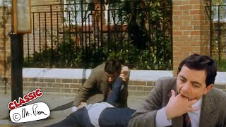Both Heats And Buses Stop Here | Mr Bean Full Episodes | Classic Mr Bean
