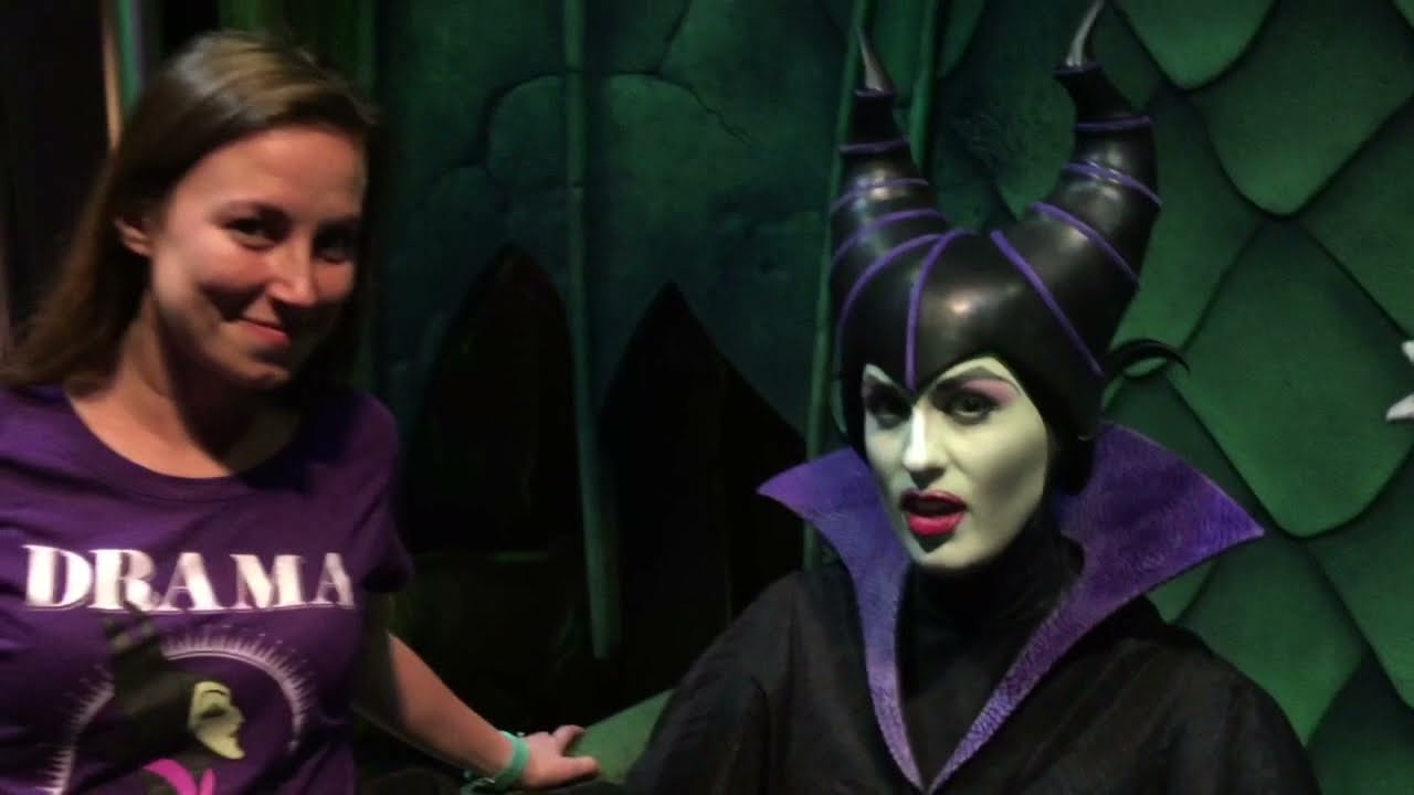Disney VILLAINS!! Club Villain Character Meet and Greets at Hollywood Studios in Disney World 2017