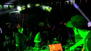 OPIUO drops the Bass at The Grove Stage - Live @ Shambhala 2014
OPIUO drops the Funky bass sauce in his set at the Grove stage @ Shambhala 2014. Here is a highlight from that set.
Connect with us:
Web: http://shambhalamusicfestival.com
Facebook: http://shambhalamusicfestival
Twitter: http://twitter.com/shambhala_mf
Instagram: http://instagram.com/shambhala_mf
Connect with OPIUO:
http://opiuo.com/
Filmed by: Jeff Kirdeikis
Produced by:
DJVIBE - http://djvibe.com OPIUO drops the Bass at The Grove Stage - Live @ Shambhala 2014