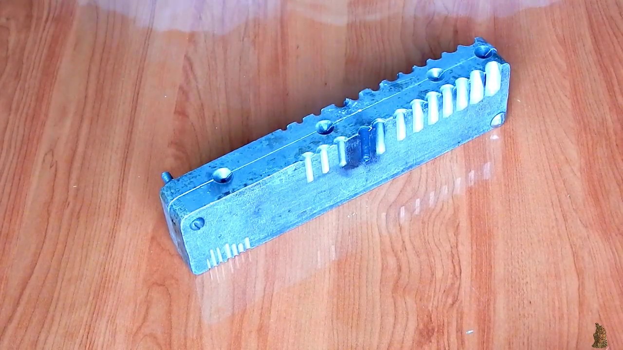 Форма для литья грузил и чебурашек.Пробойники для мандулы - YouTube