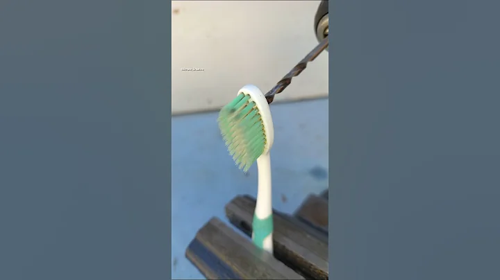 How to Make a Great DIY Bike Chain Cleaning Device #diy #bicycle #howto