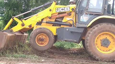 Lazy Driver in Escorts Dozer, JCB Dozer Pulling Tree Root on Road construction, JCB Video