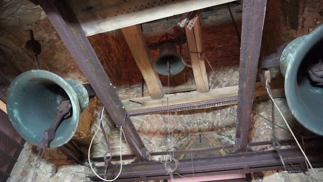 Mány (H) - A Szent Kereszt felmagasztalása templom harangjai