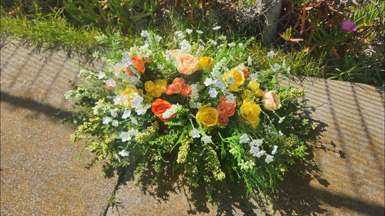 How to create a vibrant floral centerpiece for Spring and Summer