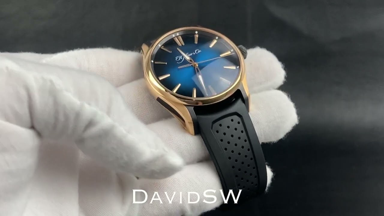 H. Moser & Cie 3200-0903 Pioneer Centre Seconds 18K Rose Gold