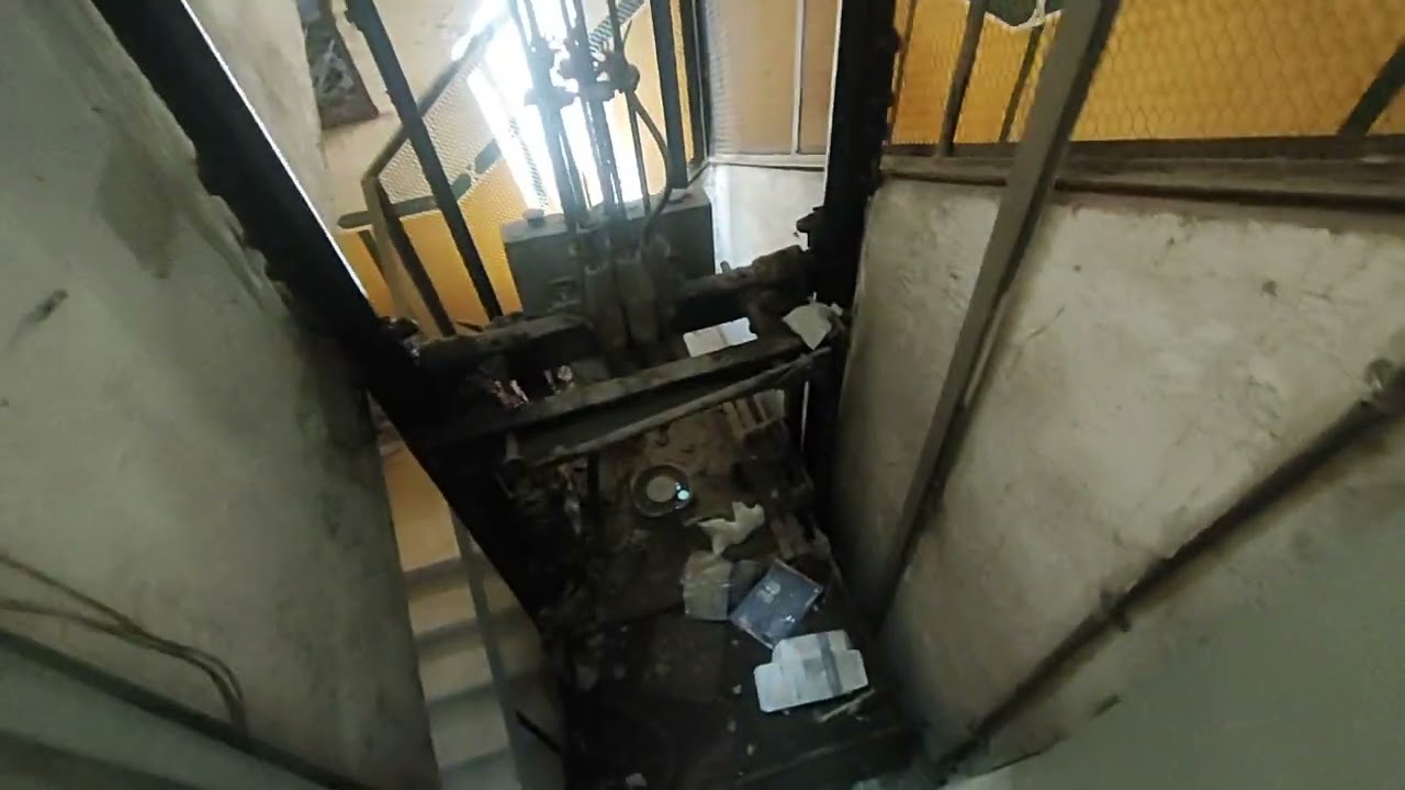 #عندما تستهتر بارواح الناس في الاسانسير#الصيانه للمصعد#ما هي اضرار التي تنتج عن عدم الصيانه