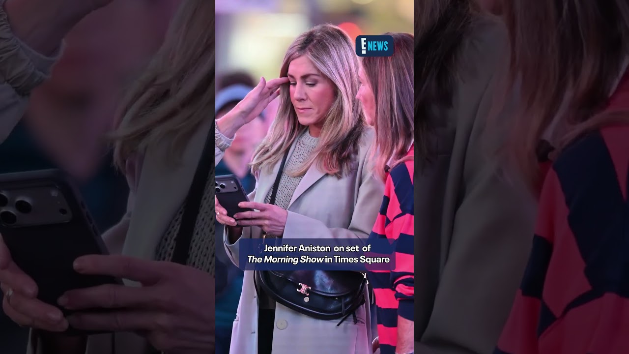 Jennifer Aniston films season 5 of “The Morning Show” in Times Square. 🤩