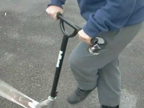How to tailwhip on a stunt scooter - YouTube