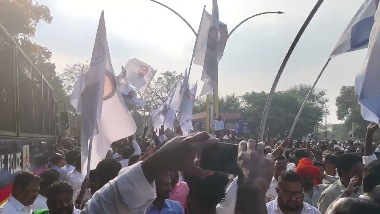 Laxman savadi win celebration chidu Savadi 