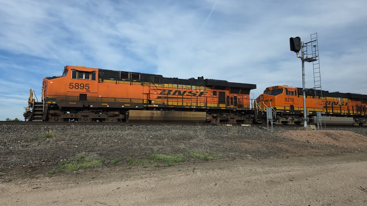 BNSF Q-SPOALT train passing Crews at spit - YouTube