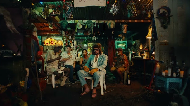 Bad Bunny — pitorro de coco | (video oficial) Debí tirar más fotos