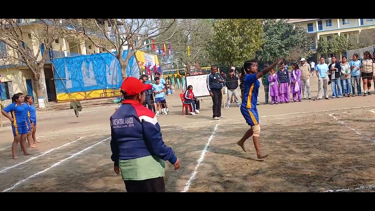 छात्रा कवडी खेलको मज्जा लिनुहोस