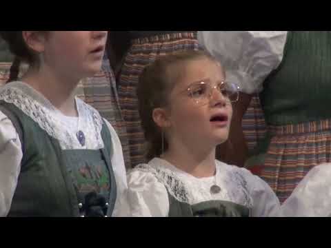 Flühli Dörfli Schüler- und Jugendchor Utopia mit Alphornvereinigung Entlebuch 2022