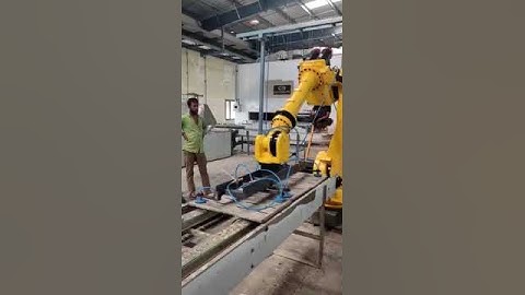 Mahajan Automation robot handling with vacuum gripper