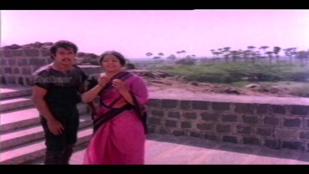 Veguchukka Pagatichukka Movie  Banthi Chemanthi Muddade Vela Climax Song  Arjun Khushboo