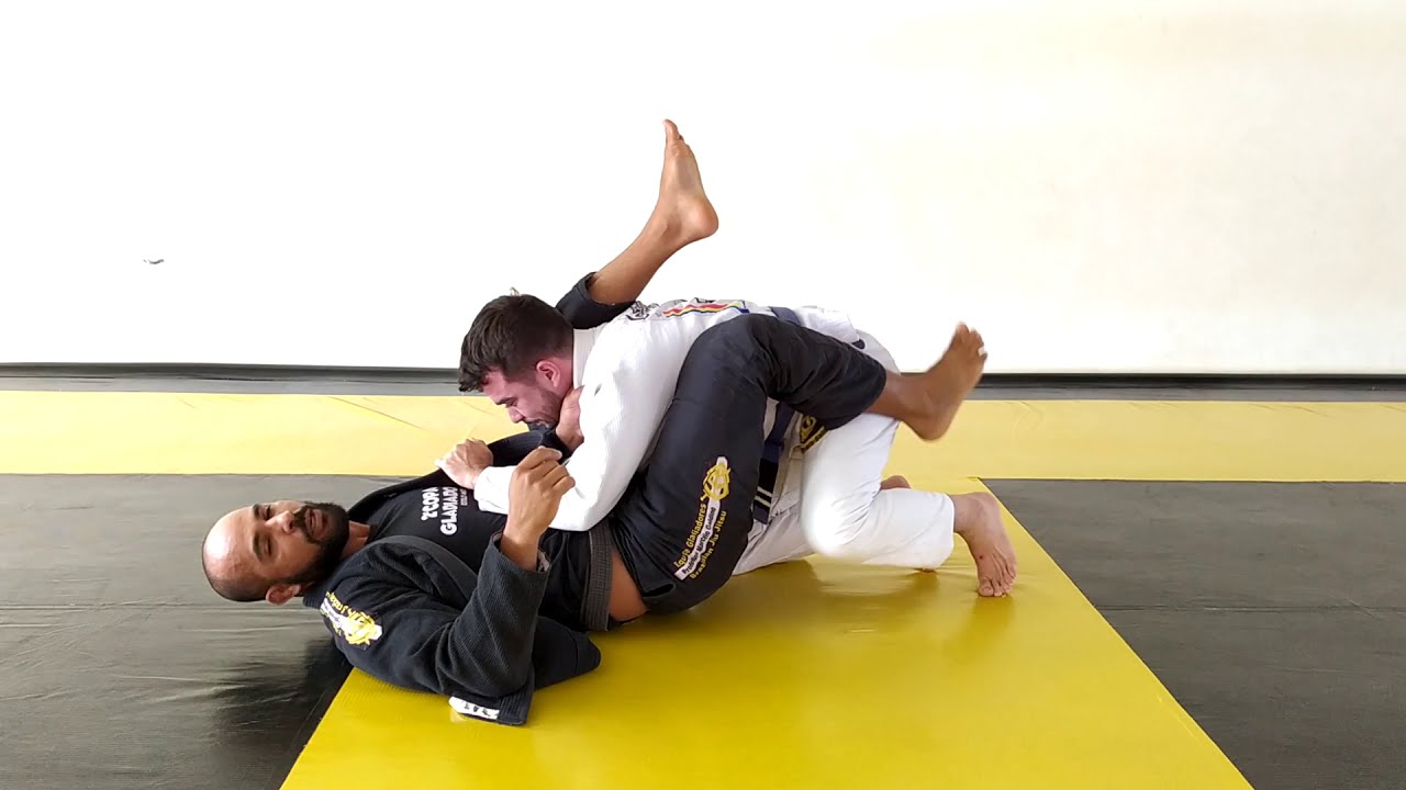 Você sabe fazer triângulo sem ser amassado?