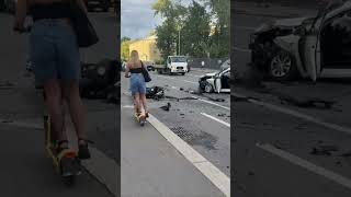 КрупноеДТПнаШмитовском проездеМотоциклист врезался вавтомобиль,байкер скончался наместе происшествия