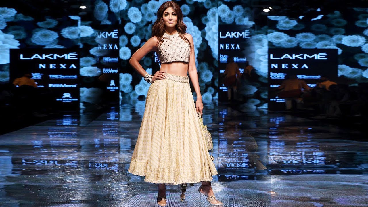 Shilpa Shetty Kundra Walks For Punit Balana Fall/Winter 2019/20 Lakme Fashion Week