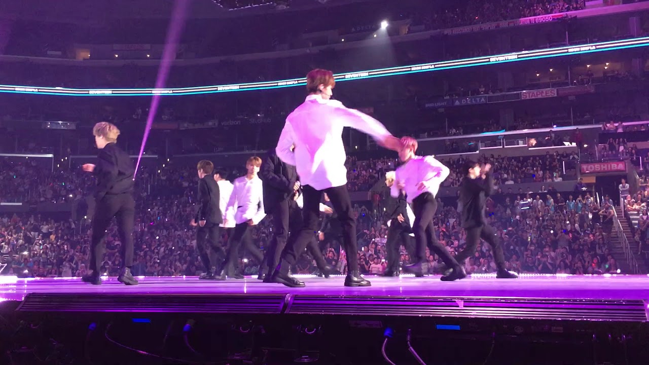 170819 SEVENTEEN(세븐틴) - ROCK Fancam - KCON LA 2017 DAY 1 (MINGYU!)