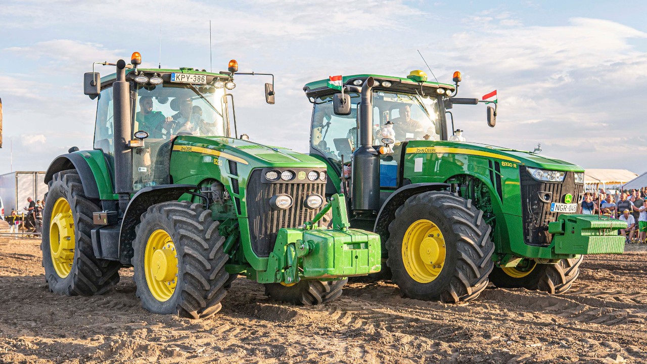 John Deere 8230  VS John Deere 8320R III.Szentesi Traktoros Fesztivál (2025) Erőhúzások 2