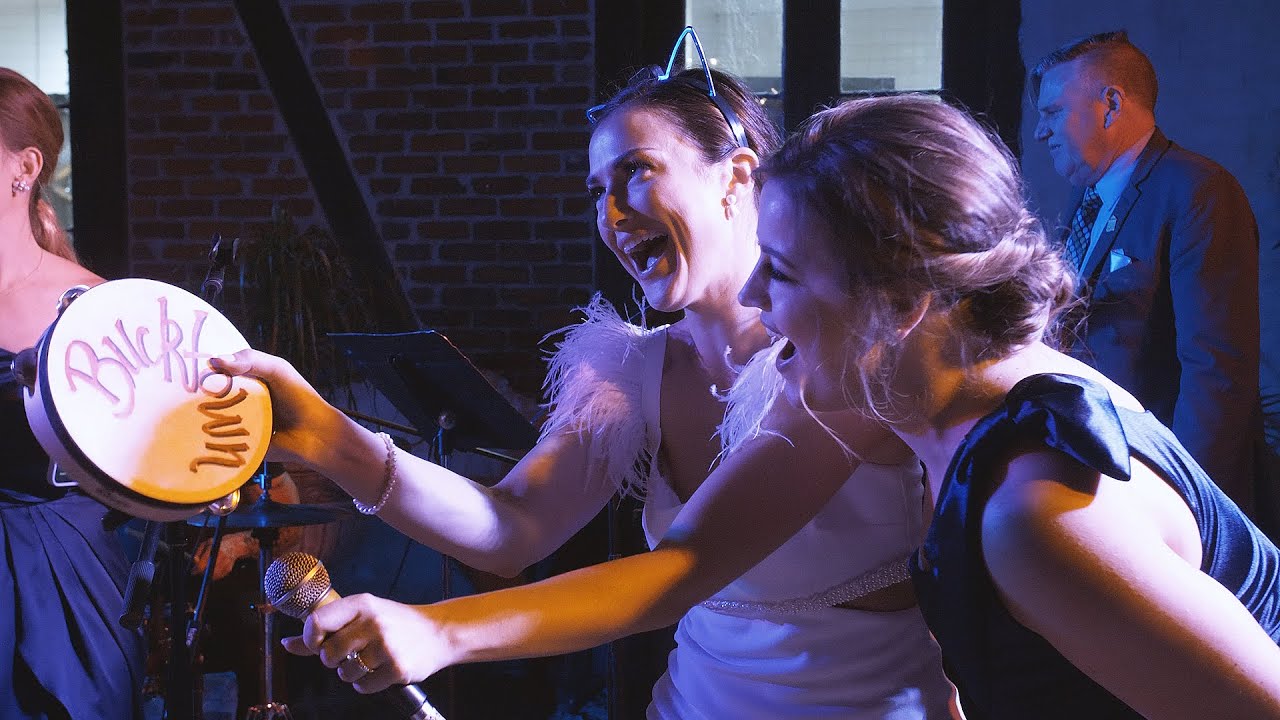 Bride Performances at Her Wedding / White Oak Estate and Gardens / Baton Rouge, LA